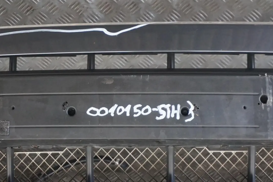 Zderzak przedni przód Stahlgrau do BMW E53 X5 o numerze 0010150 BMW E53 X5 Zderzak przedni przód Stahlgrau - SKU 0010150-STH3 - Numer Części 0010150