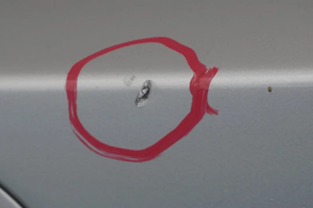 Zderzak przedni przód titansilber 354 do BMW E53 X5 o numerze 10150 BMW E53 X5 Zderzak przedni przód titansilber 354 - SKU 0010150-TS5 - Numer Części 10150