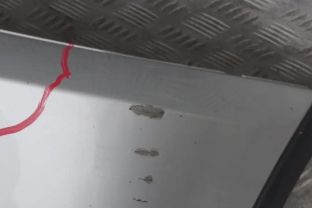 Zderzak przedni przód titansilber 354 do BMW E53 X5 o numerze 0010150 BMW E53 X5 Zderzak przedni przód titansilber 354 - SKU 0010150-TS6 - Numer Części 0010150