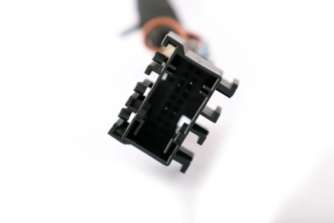 Mobile Telephone Cable Adapter 00 to BMW 5 X5 Series E39 E53 with Part number 0025612 BMW 5 X5 Series E39 E53 Mobile Telephone Cable Adapter 00 - SKU 25612 - Part number 0025612