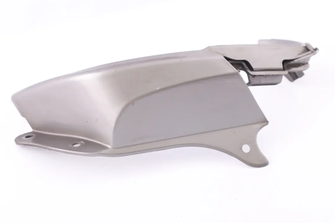 Osłona nakładka ramka lampy lewy tył do BMW E85 Z4 o numerze 0031017 BMW E85 Z4 Osłona nakładka ramka lampy lewy tył - SKU 0031017-STR - Numer Części 0031017