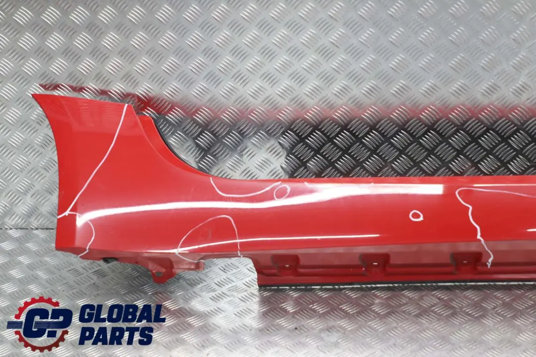 Listello Portiera Destra Rosso Chiaro Rosso - 314 per BMW Z4 E85 E86 con numero di parte 0031108 BMW Z4 E85 E86 Listello Portiera Destra Rosso Chiaro Rosso - 314 - SKU 0031108-HELL - Numero di parte 0031108