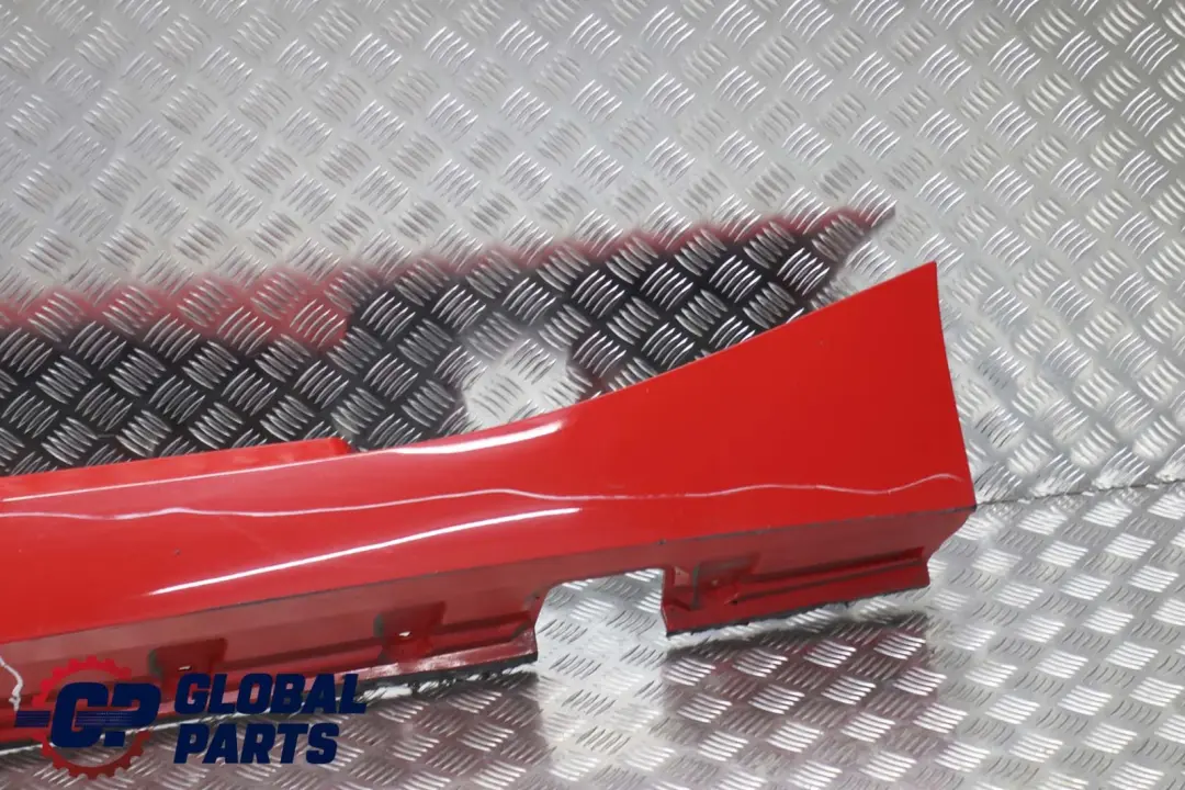 Listello Portiera Destra Rosso Chiaro Rosso - 314 per BMW Z4 E85 E86 con numero di parte 0031108 BMW Z4 E85 E86 Listello Portiera Destra Rosso Chiaro Rosso - 314 - SKU 0031108-HELL - Numero di parte 0031108