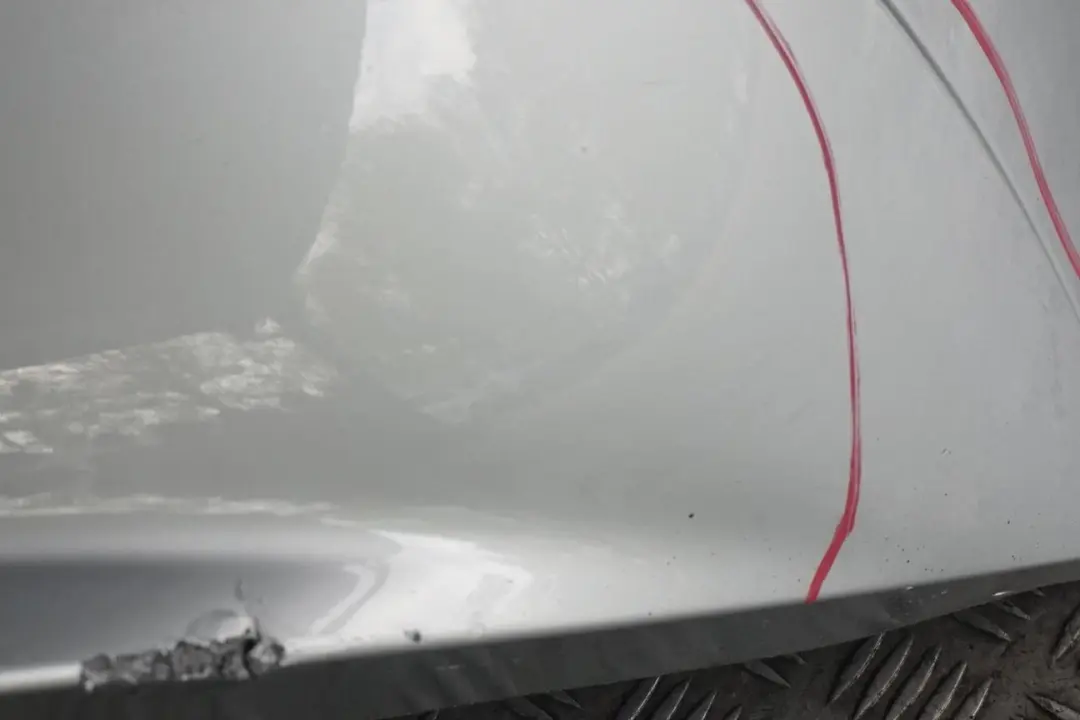 Bumper Trim Panel Titansilber Silver - 354 to BMW Z4 Series E85 Convertible Rear with Part number 0034437 BMW Z4 Series E85 Convertible Rear Bumper Trim Panel Titansilber Silver - 354 - SKU 0031136-TS1 - Part number 0034437