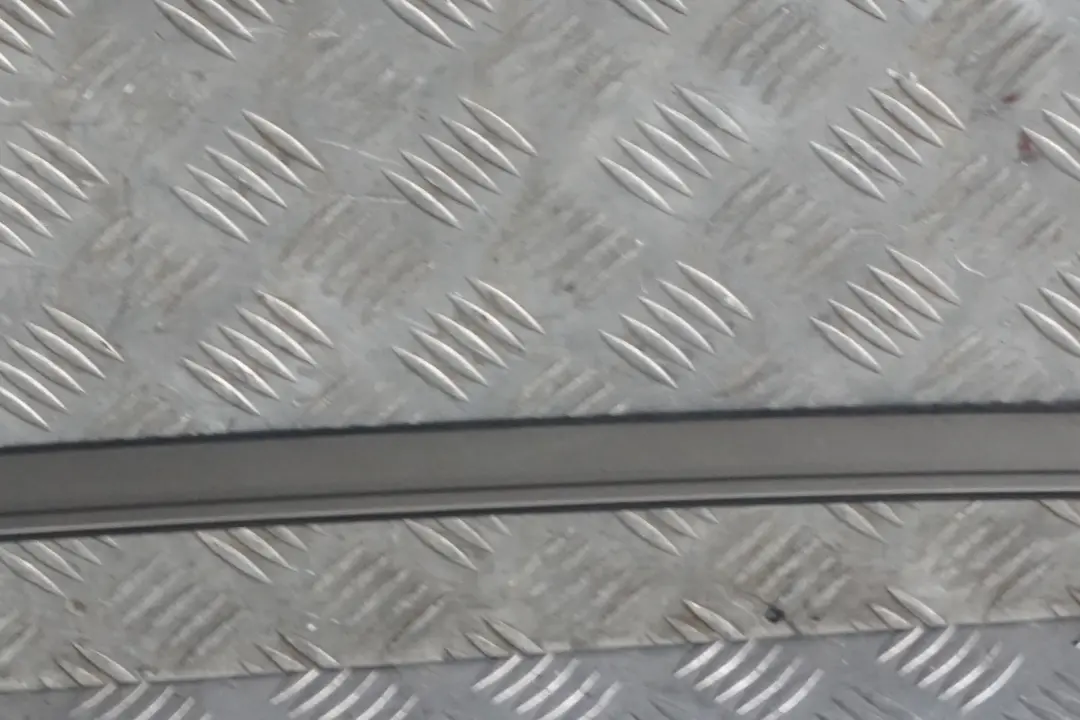 Roof Moulding Railing Gutter Platinbronze - A52 Right O/S to BMW E60 with Part number 0031142 BMW E60 Roof Moulding Railing Gutter Platinbronze - A52 Right O/S - SKU 0031142-PB - Part number 0031142