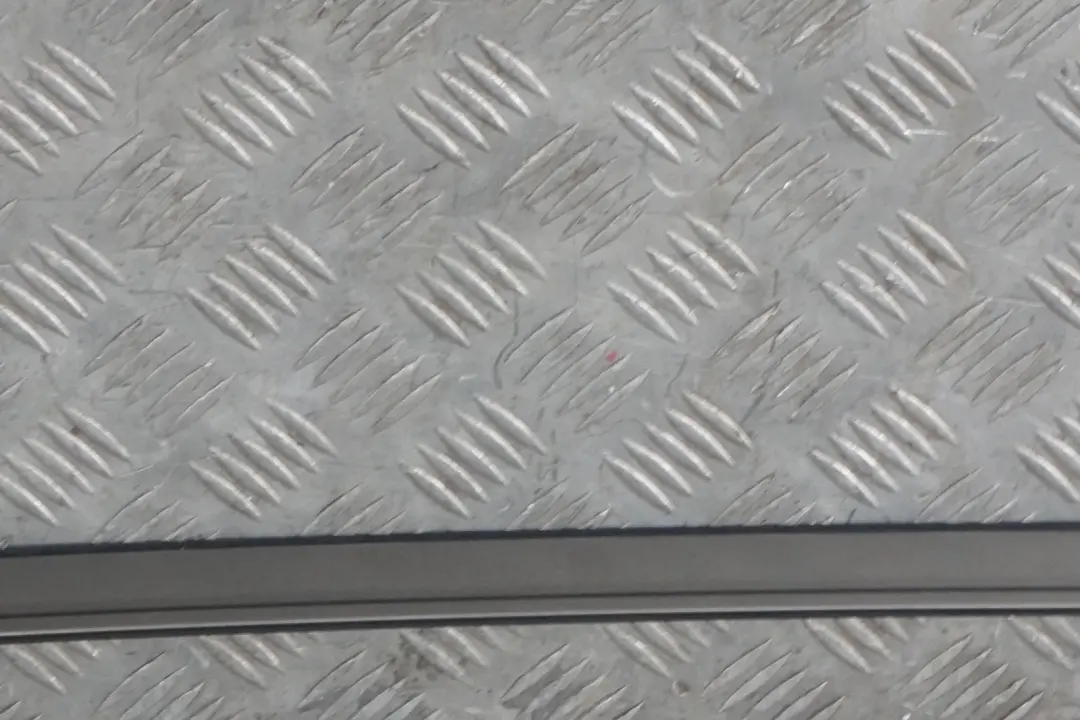 Roof Moulding Railing Gutter Platinbronze - A52 Right O/S to BMW E60 with Part number 0031142 BMW E60 Roof Moulding Railing Gutter Platinbronze - A52 Right O/S - SKU 0031142-PB - Part number 0031142