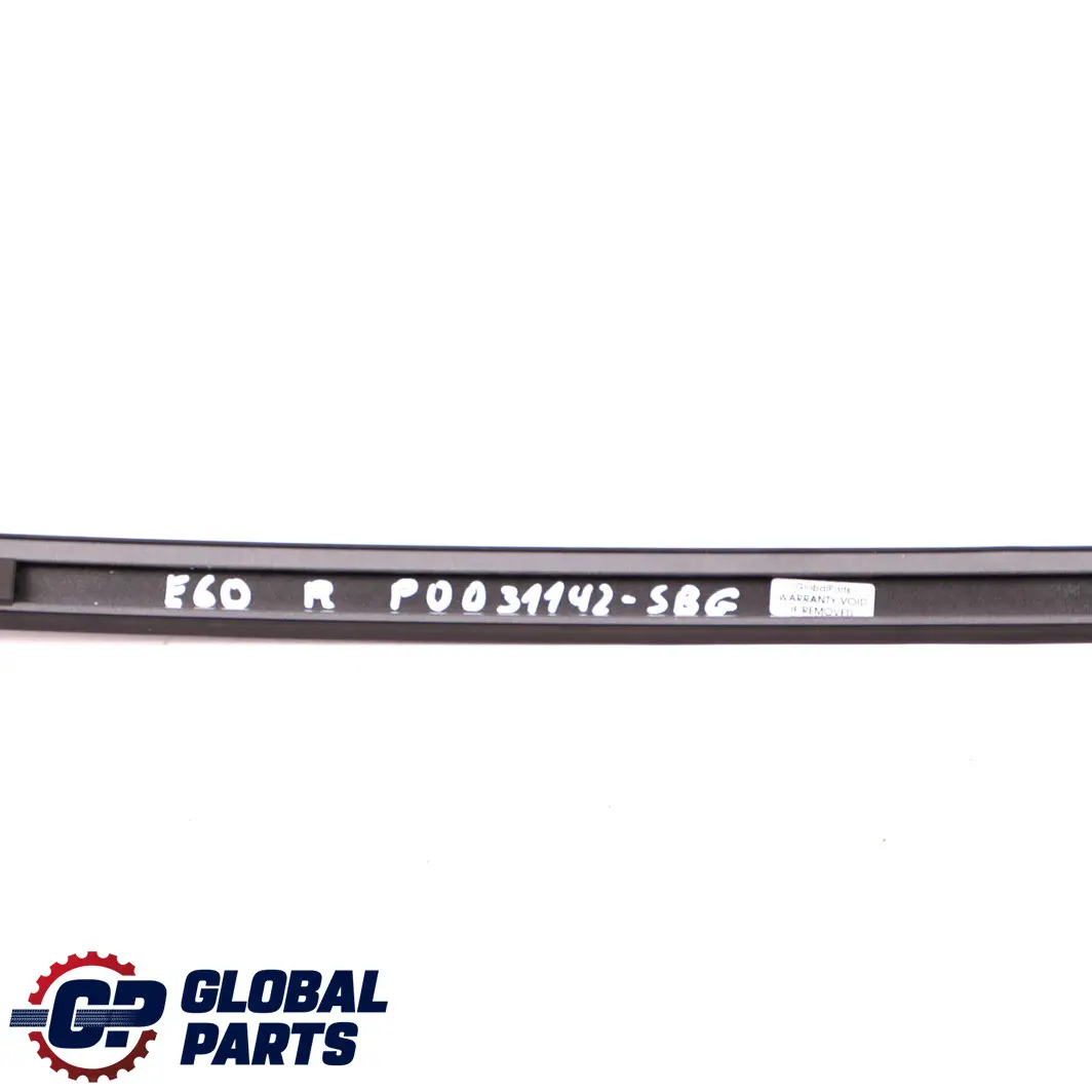 Moulage Toit Peint Droite Gris Argente Metallique A08 pour BMW 5 E60 à propos du numéro de pièce 7070196 BMW 5 E60 Moulage Toit Peint Droite Gris Argente Metallique A08 - SKU 0031142-SBG - Numéro de pièce 7070196