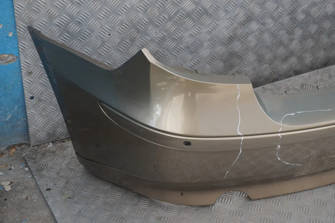 Verkleidung Stossfänger lackiert hinten PDC Sonora Metallic A23 für BMW 1 er 2 E87 mit Teilenummer 32630 BMW 1 er 2 E87 Verkleidung Stossfänger lackiert hinten PDC Sonora Metallic A23 - SKU 0032630-SON2 - Teilenummer 32630