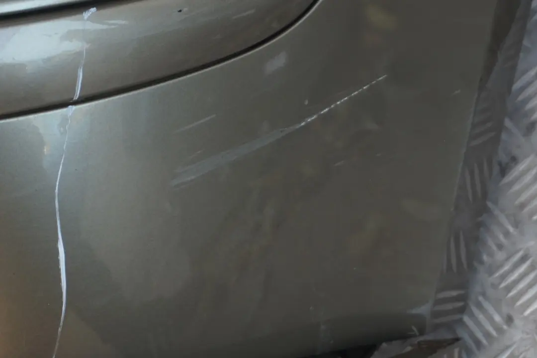Verkleidung Stossfänger lackiert hinten PDC Sonora Metallic A23 für BMW 1 er 2 E87 mit Teilenummer 32630 BMW 1 er 2 E87 Verkleidung Stossfänger lackiert hinten PDC Sonora Metallic A23 - SKU 0032630-SON2 - Teilenummer 32630