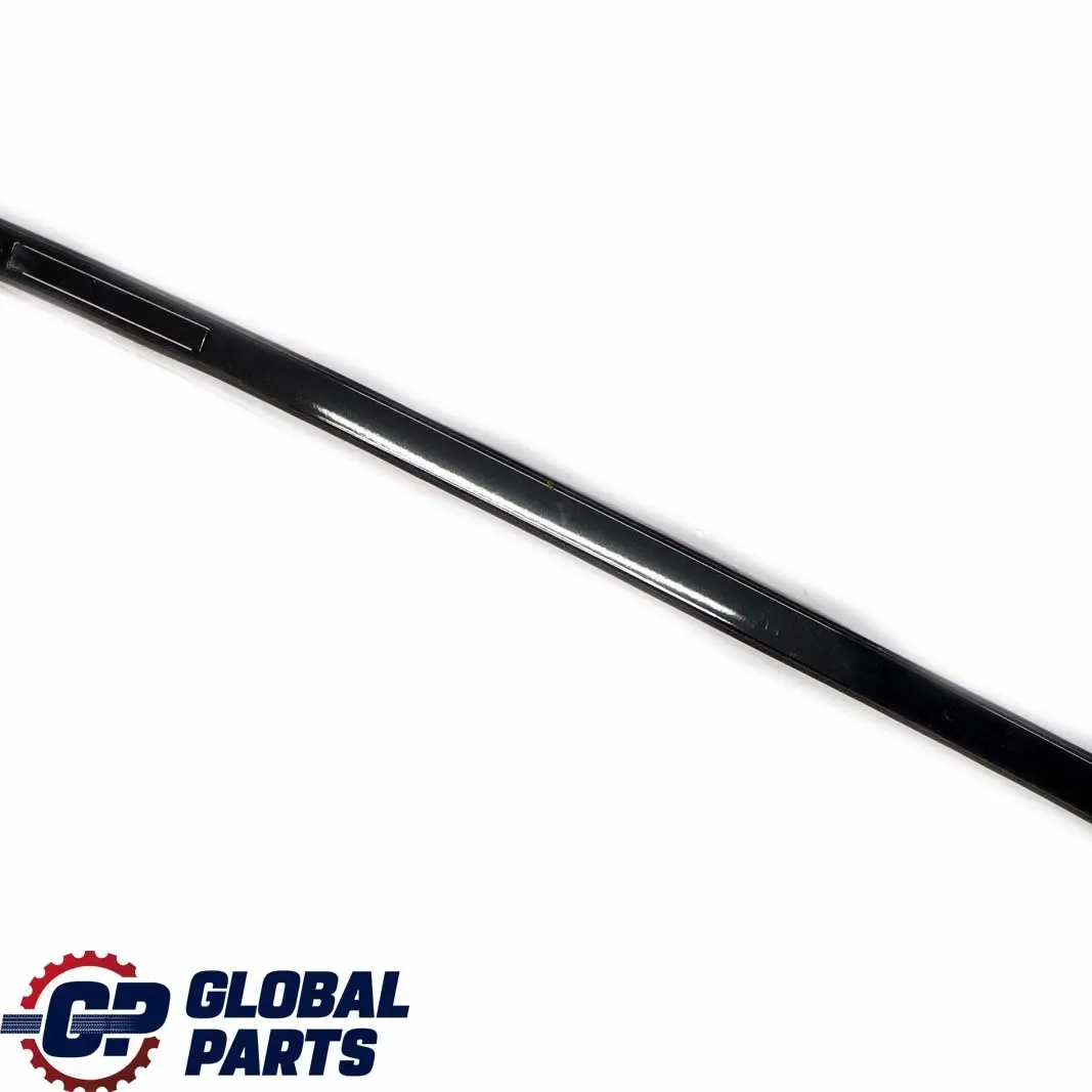 Techo Derecho Moldura Railing Trim Negro Zafiro Metalico para BMW E90 con número de pieza 51130032752 BMW E90 Techo Derecho Moldura Railing Trim Negro Zafiro Metalico - SKU 0032752-BS - Número de pieza 51130032752