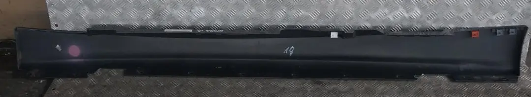 Listello Portiera Apertura Gonna Destra Blu Monaco Metallizzato per BMW E87 con numero di parte 0032948 BMW E87 Listello Portiera Apertura Gonna Destra Blu Monaco Metallizzato - SKU 0032948-MB - Numero di parte 0032948