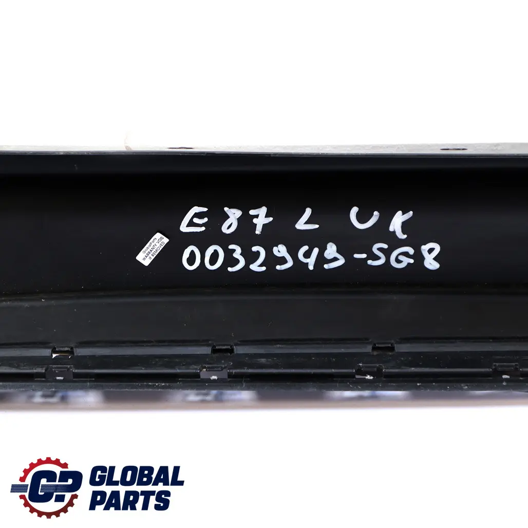 Nakładka próg lewy sparkling graphite A22 do BMW E87 o numerze 0032949 BMW E87 Nakładka próg lewy sparkling graphite A22 - SKU 0032949-SG8 - Numer Części 0032949