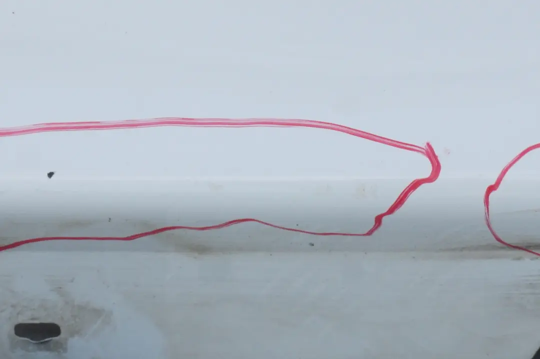 Sill Strip Side Skirt Right O/S Alpinweiss Alpine White to BMW 3 Series E90 E91 with Part number 0032950 BMW 3 Series E90 E91 Sill Strip Side Skirt Right O/S Alpinweiss Alpine White - SKU 0032950-AW - Part number 0032950