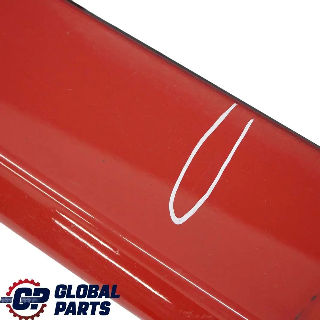 Listello Portiera Apertura Gonna Destra Rosso Giappone - 438 per BMW E90 E91 con numero di parte 0032950 BMW E90 E91 Listello Portiera Apertura Gonna Destra Rosso Giappone - 438 - SKU 0032950-JR1 - Numero di parte 0032950