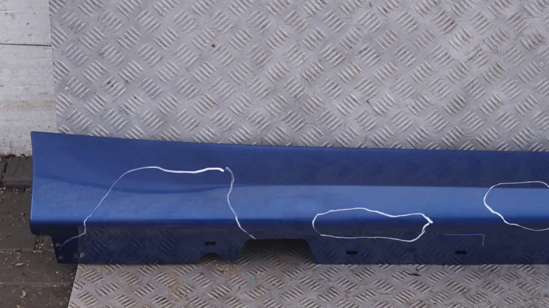 Sill Strip Side Skirt Right Montegoblau Blau Blue para BMW E90 E91 con número de pieza 51770032950 BMW E90 E91 Sill Strip Side Skirt Right Montegoblau Blau Blue - SKU 0032950-MTB2 - Número de pieza 51770032950
