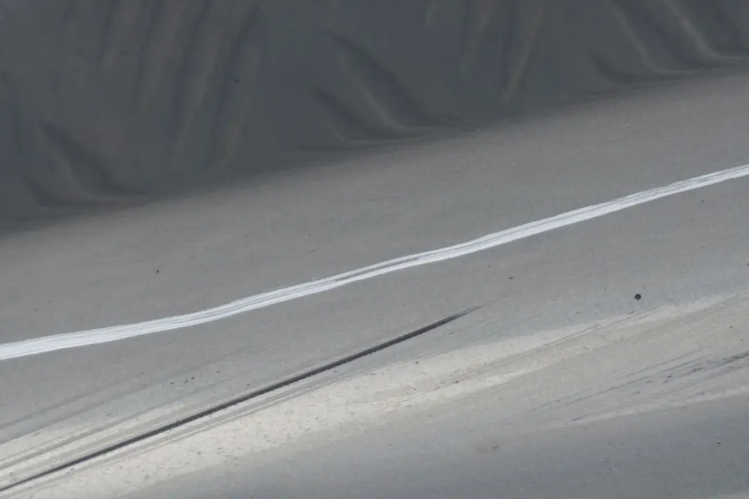 Schwellerleiste Blende Schweller links Arktis Metallic A34 für BMW 3 er 8 E90 E91 mit Teilenummer 0032951 BMW 3 er 8 E90 E91 Schwellerleiste Blende Schweller links Arktis Metallic A34 - SKU 0032951-AM10 - Teilenummer 0032951