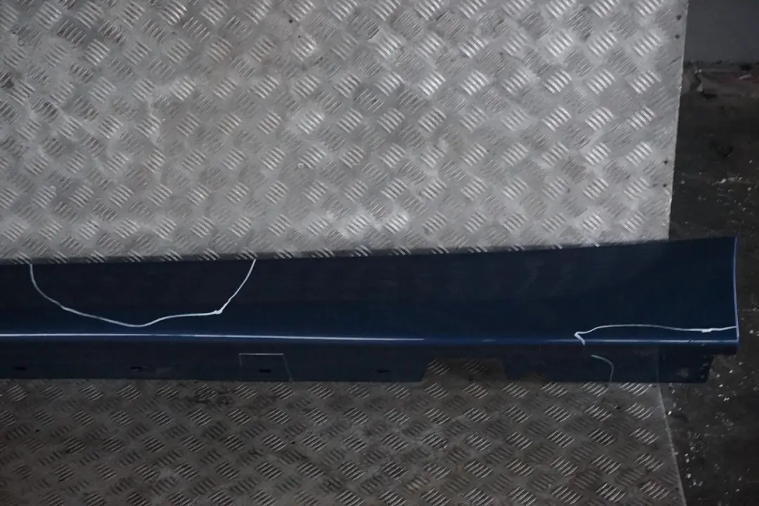 BMW E90 E91 Listello Portiera Apertura Gonna SX Blu Mistico Blu Metallico - SKU 0032951-MYS - Numero di parte 0032951
