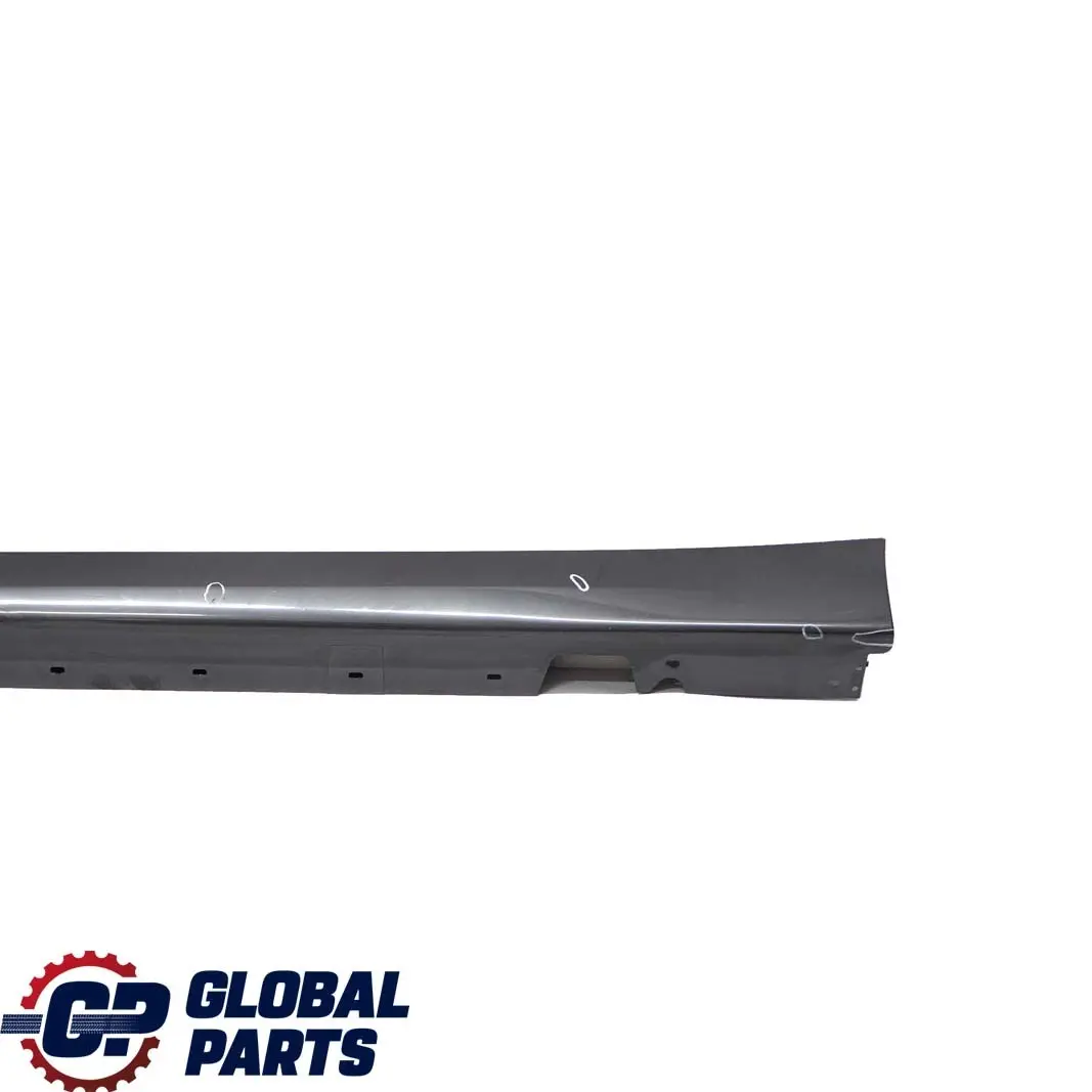 Listello Portiera Apertura Gonna SX Nero Carbone Metallico per BMW E90 E91 con numero di parte 0032951 BMW E90 E91 Listello Portiera Apertura Gonna SX Nero Carbone Metallico - SKU 0032951-SG5 - Numero di parte 0032951
