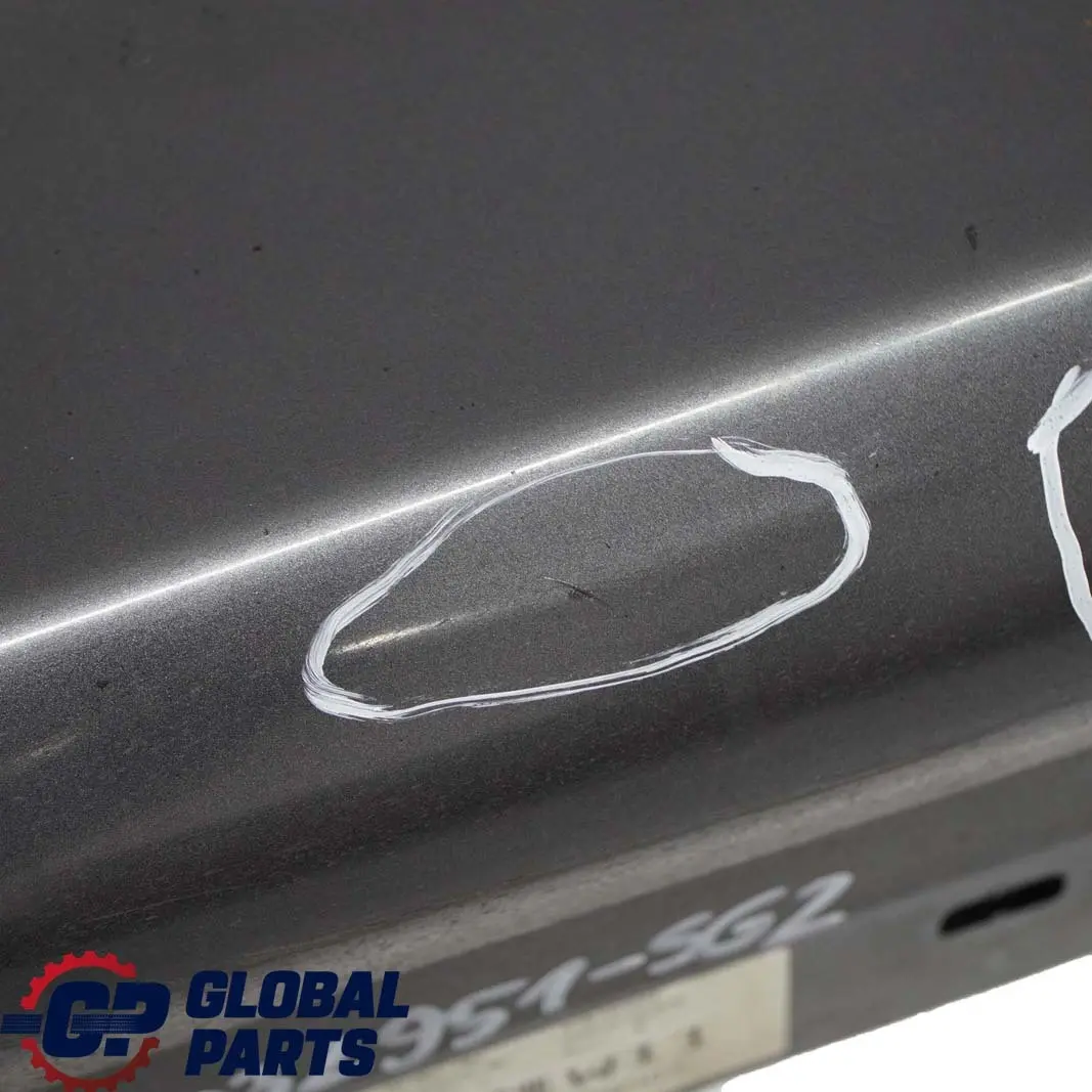 Listello Portiera Apertura Gonna SX Nero Carbone Metallico per BMW E90 E91 con numero di parte 0032951 BMW E90 E91 Listello Portiera Apertura Gonna SX Nero Carbone Metallico - SKU 0032951-SG5 - Numero di parte 0032951