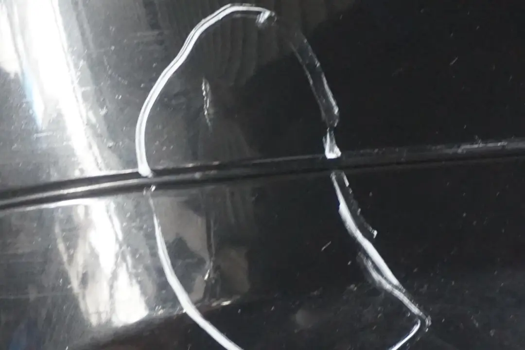 @BMW 3 Series E90 3 Saloon Rear Bumper PDC Black Sapphire Metallic - 475 to with Part number 0033194 @BMW 3 Series E90 3 Saloon Rear Bumper PDC Black Sapphire Metallic - 475 - SKU 0033194-BS3 - Part number 0033194