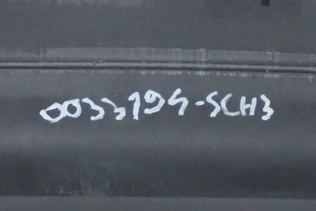 Zderzak tylny tył schwarz II 668 do BMW 3 E90 o numerze 51120033194 BMW 3 E90 Zderzak tylny tył schwarz II 668 - SKU 0033194-SCH3 - Numer Części 51120033194