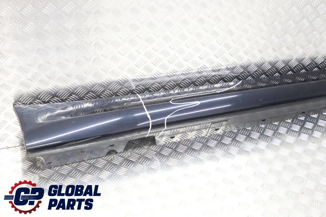 Bas de Porte Couverture Seuil Droite pour BMW 3 E90 E91 1 M Sport à propos du numéro de pièce 0033440 BMW 3 E90 E91 1 M Sport Bas de Porte Couverture Seuil Droite - SKU 0033440-CAR3 - Numéro de pièce 0033440