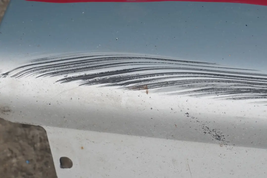 Listón umbral faldón lateral derecho Titansilber Plata para BMW E90 E91 M Sport con número de pieza 0033440 BMW E90 E91 M Sport Listón umbral faldón lateral derecho Titansilber Plata - SKU 0033440-TS1 - Número de pieza 0033440