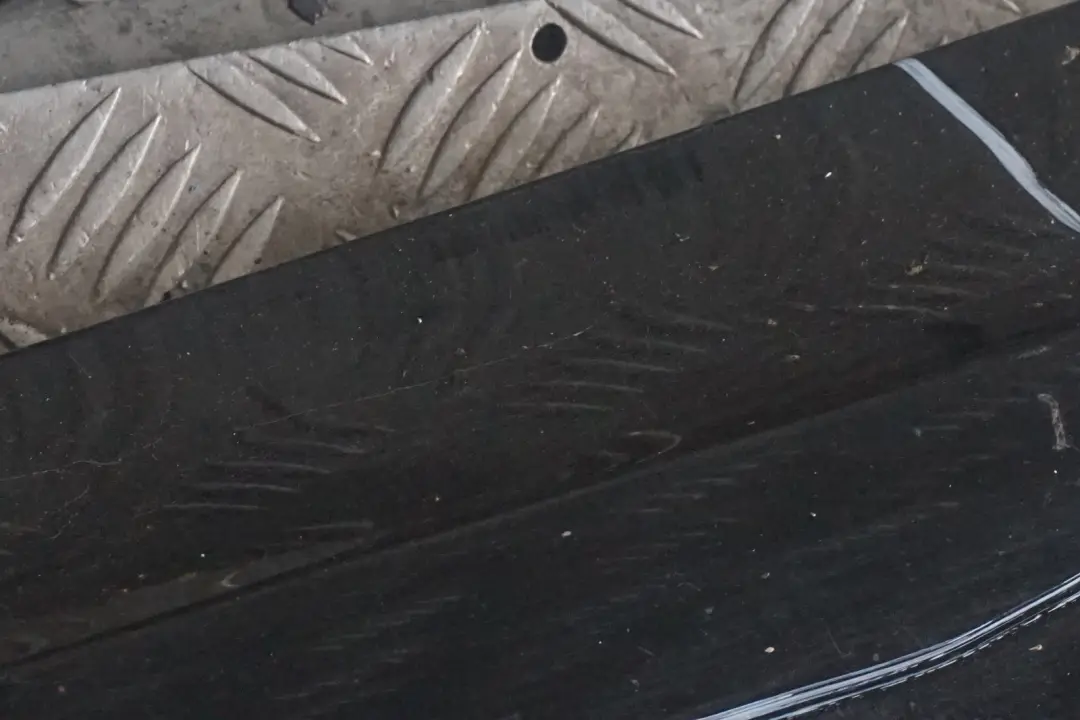 listwa próg lewy black saphire M-Pakiet do BMW E90 o numerze 0033441 BMW E90 listwa próg lewy black saphire M-Pakiet - SKU 0033441-BS2 - Numer Części 0033441