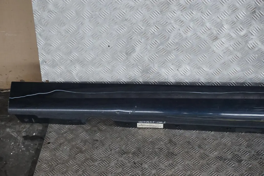 Listello Portiera Apertura Gonna SX Nero Carbone 303 per BMW E90 E91 M Sport con numero di parte 0033441 BMW E90 E91 M Sport Listello Portiera Apertura Gonna SX Nero Carbone 303 - SKU 0033441-CAR2 - Numero di parte 0033441