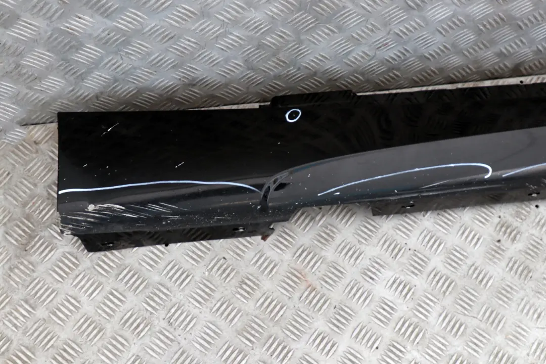 BMW E87 LCI M Sport Bas de Porte Couverture Seuil A Gauche Noir Saphir - SKU 0033557-BS - Numéro de pièce 33557