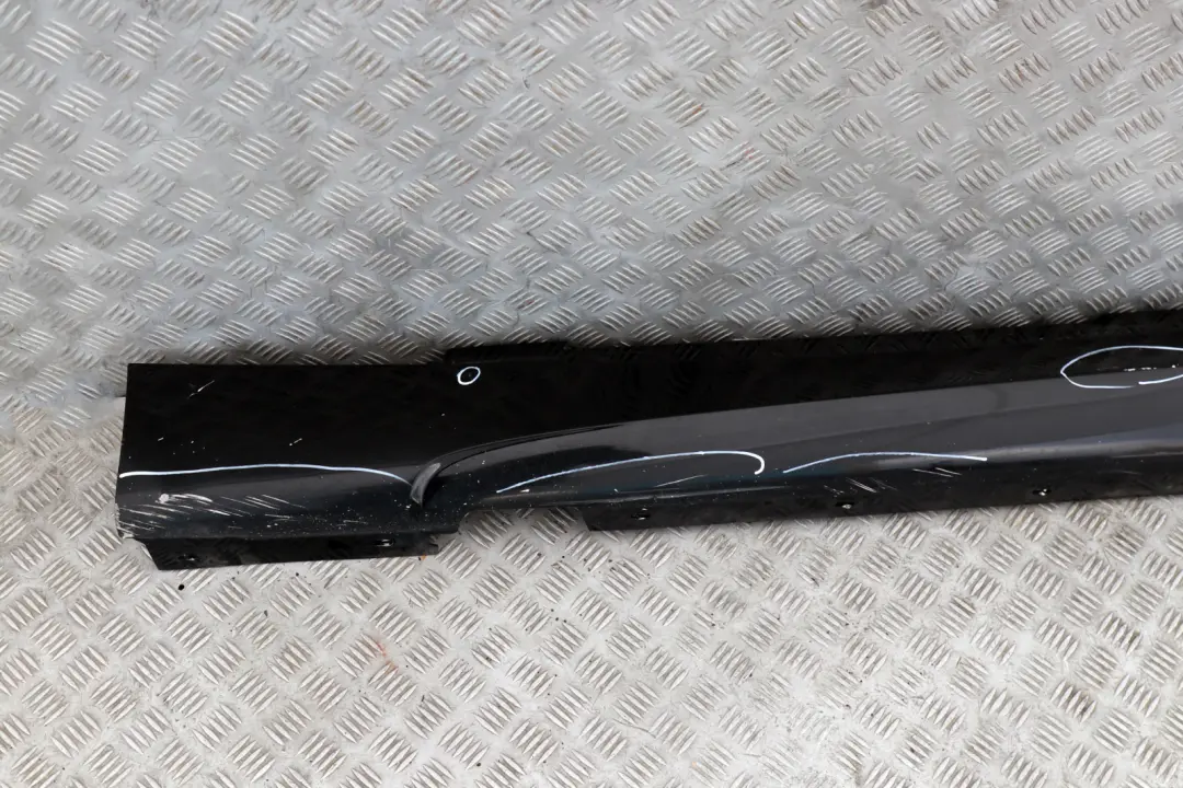BMW E87 LCI M Sport Bas de Porte Couverture Seuil A Gauche Noir Saphir - SKU 0033557-BS - Numéro de pièce 33557
