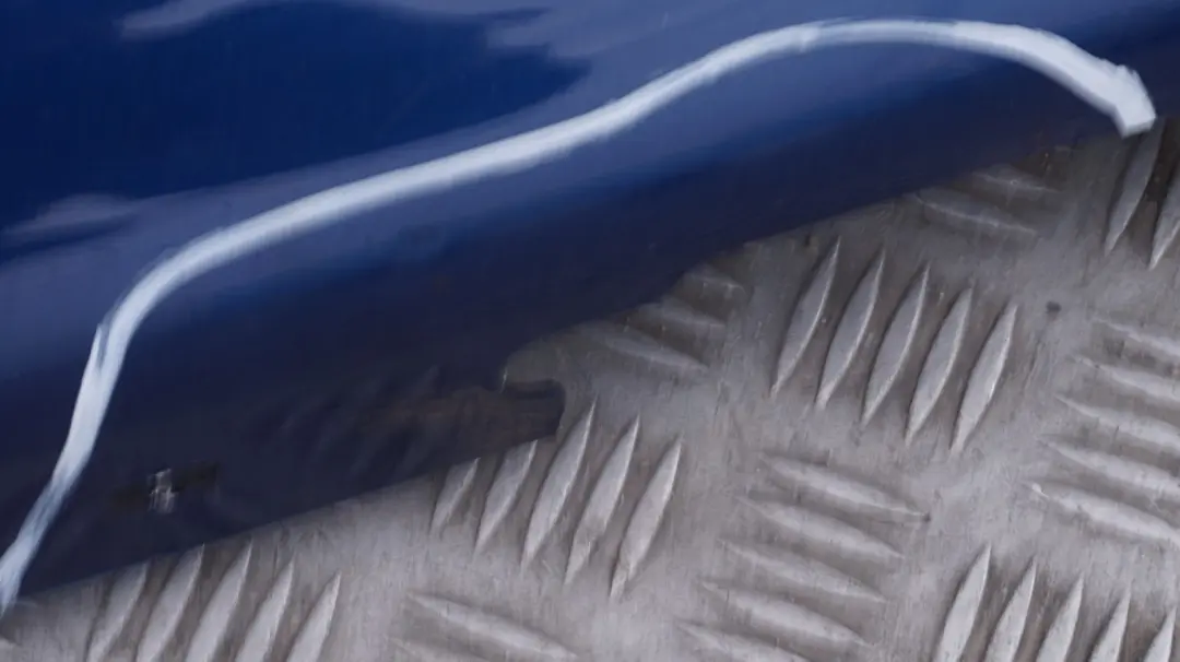 Faldón lateral izquierdo Le Mans Blau Blue para BMW 2 E87 E87N M Sport con número de pieza 33557 BMW 2 E87 E87N M Sport Faldón lateral izquierdo Le Mans Blau Blue - SKU 0033557-LMB2 - Número de pieza 33557