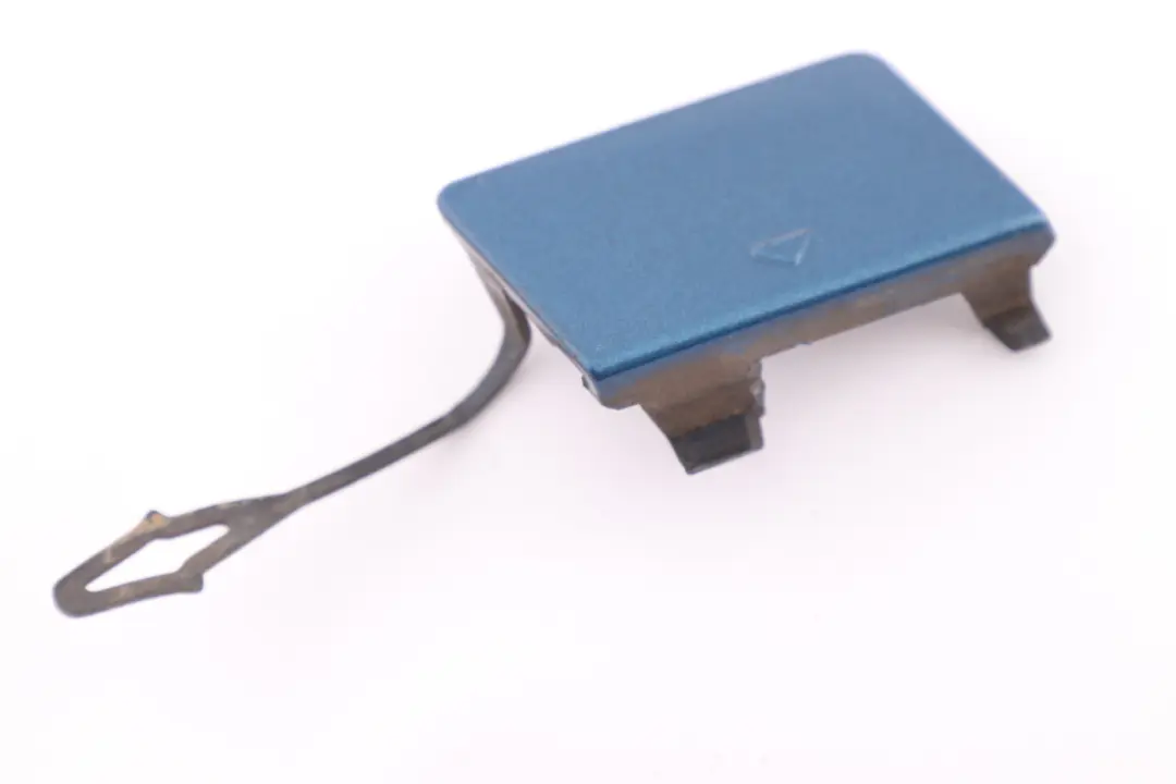 Flap Ojo remolque parachoques delantero Sydneyblau Sydney Azul 7117623 para BMW E87 con número de pieza 0033977 BMW E87 Flap Ojo remolque parachoques delantero Sydneyblau Sydney Azul 7117623 - SKU 0033977-SYD - Número de pieza 0033977