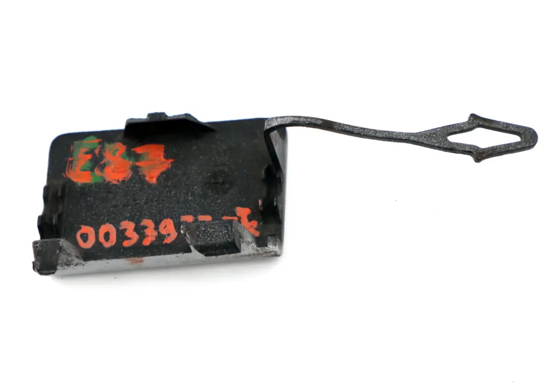 Aletta Occhio di traino Paraurti anteriore Titansilber Silver 7117623 per BMW E87 con numero di parte 0033977 BMW E87 Aletta Occhio di traino Paraurti anteriore Titansilber Silver 7117623 - SKU 0033977-TS - Numero di parte 0033977