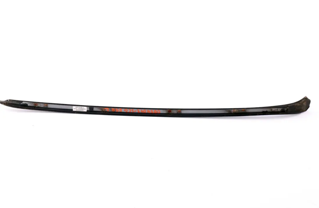 Listwa Szyby Prawy Przód Spacegrau do BMW E90 E91 o numerze 0034043 BMW E90 E91 Listwa Szyby Prawy Przód Spacegrau - SKU 0034043-SCG - Numer Części 0034043