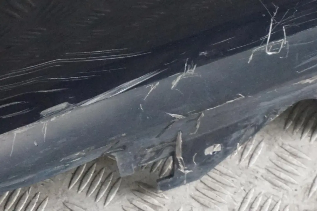 Listello Portiera Apertura Gonna Destra Blu Monaco - A35 per BMW E92 E93 2 con numero di parte 0034058 BMW E92 E93 2 Listello Portiera Apertura Gonna Destra Blu Monaco - A35 - SKU 0034058-MB2 - Numero di parte 0034058