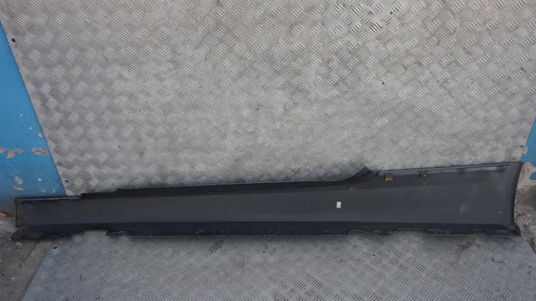 BMW E92 E93 Bas de Porte Peint A Droite Mousseux Graphite - A22 - SKU 0034058-SG - Numéro de pièce 0034058