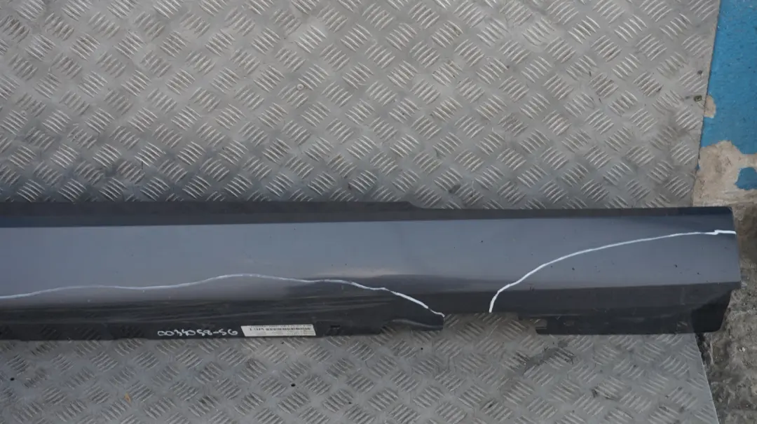 BMW E92 E93 Bas de Porte Peint A Droite Mousseux Graphite - A22 - SKU 0034058-SG - Numéro de pièce 0034058