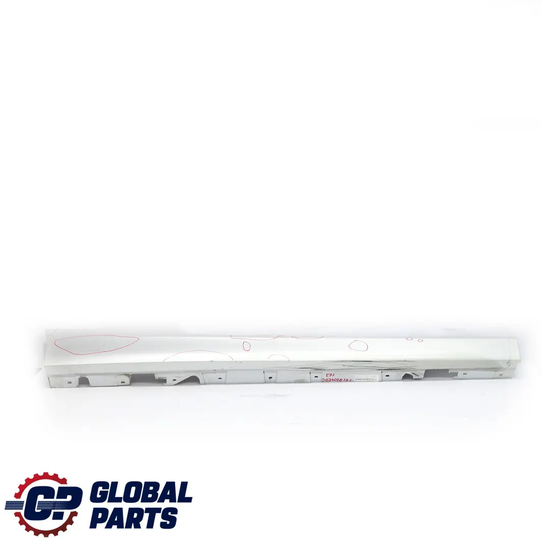 Sill Strip Faldon Lateral Derecho Titansilber Titan Silver - 354 para BMW E92 E93 1 con número de pieza 0034058 BMW E92 E93 1 Sill Strip Faldon Lateral Derecho Titansilber Titan Silver - 354 - SKU 0034058-TS1 - Número de pieza 0034058