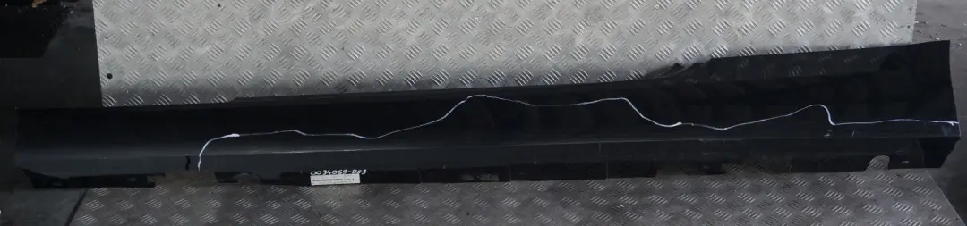 Sill Strip Side Skirt Left Black Sapphire Metallic para BMW E92 E93 3 con número de pieza 0034059 BMW E92 E93 3 Sill Strip Side Skirt Left Black Sapphire Metallic - SKU 0034059-BS3 - Número de pieza 0034059