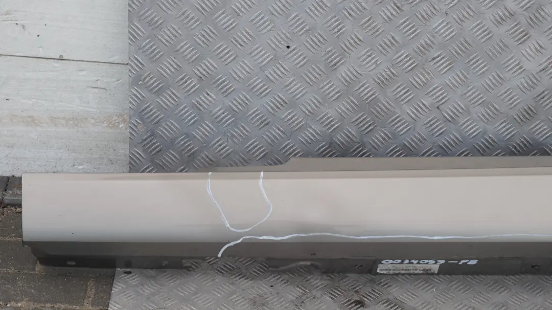 Sill Strip Faldon Lateral Izquierdo Platinbronze Bronze - A53 para BMW E92 E93 con número de pieza 0034059 BMW E92 E93 Sill Strip Faldon Lateral Izquierdo Platinbronze Bronze - A53 - SKU 0034059-PB - Número de pieza 0034059