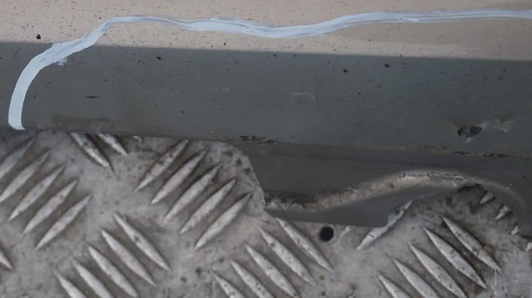 Sill Strip Faldon Lateral Izquierdo Platinbronze Bronze - A53 para BMW E92 E93 con número de pieza 0034059 BMW E92 E93 Sill Strip Faldon Lateral Izquierdo Platinbronze Bronze - A53 - SKU 0034059-PB - Número de pieza 0034059