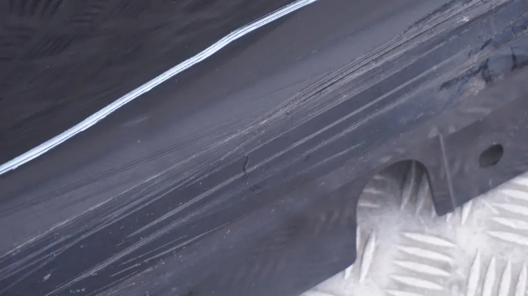 Sill Strip Faldón Lateral Izquierdo 2 Negro - 668 para BMW 3 E92 E93 con número de pieza 0034059 BMW 3 E92 E93 Sill Strip Faldón Lateral Izquierdo 2 Negro - 668 - SKU 0034059-SCH - Número de pieza 0034059