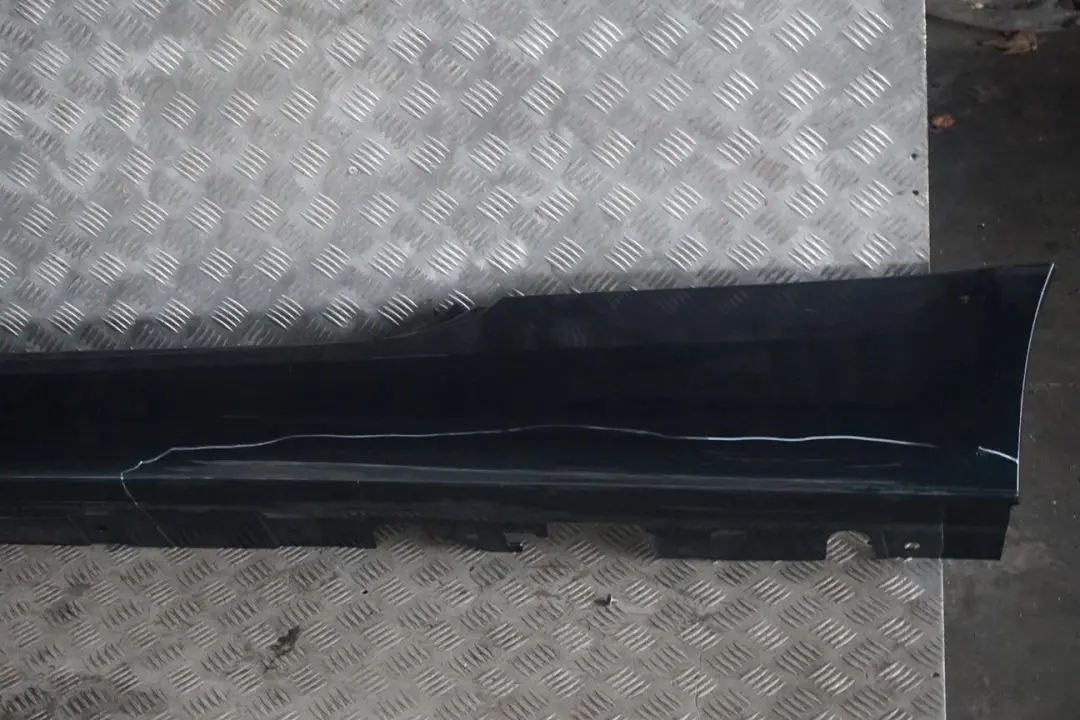 Sill Strip Faldon Lateral Izquierdo Tiefgruen Verde Profundo - A43 para BMW E92 E93 con número de pieza 0034059 BMW E92 E93 Sill Strip Faldon Lateral Izquierdo Tiefgruen Verde Profundo - A43 - SKU 0034059-TG - Número de pieza 0034059