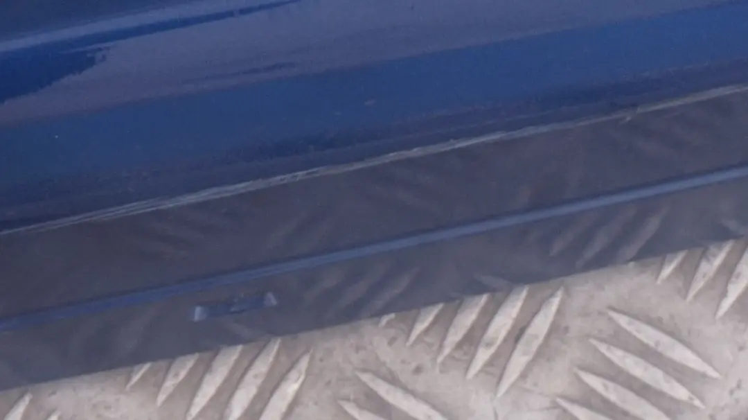 BMW E81 E82 E88 M SPORT Sill Strip Faldon Lateral Izquierdo Le Mans Azul - SKU 0034731-LM4 - Número de pieza 0034731