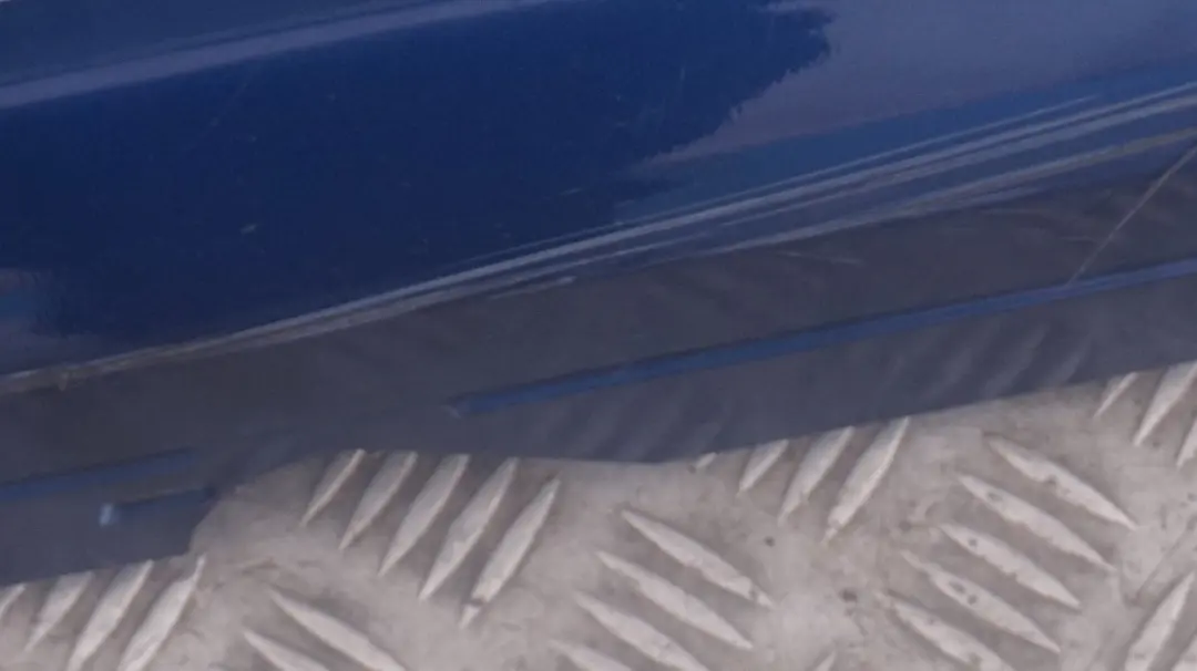 BMW E81 E82 E88 M SPORT Sill Strip Faldon Lateral Izquierdo Le Mans Azul - SKU 0034731-LM4 - Número de pieza 0034731