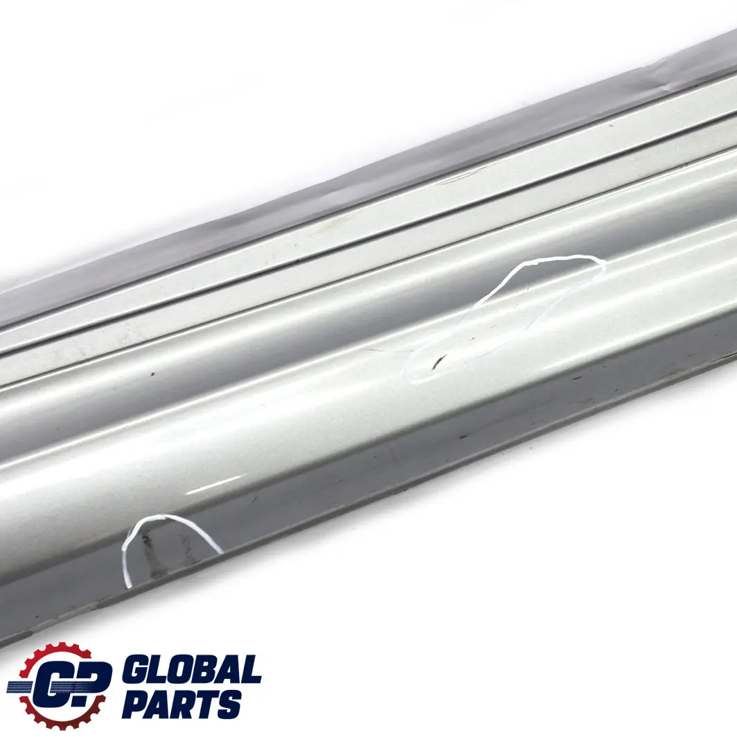 Sill Strip Faldon Derecho Spacegrau Gris Espacial - A52 para BMW E81 E82 E88 M Sport con número de pieza 0034732 BMW E81 E82 E88 M Sport Sill Strip Faldon Derecho Spacegrau Gris Espacial - A52 - SKU 0034732-SCG2 - Número de pieza 0034732