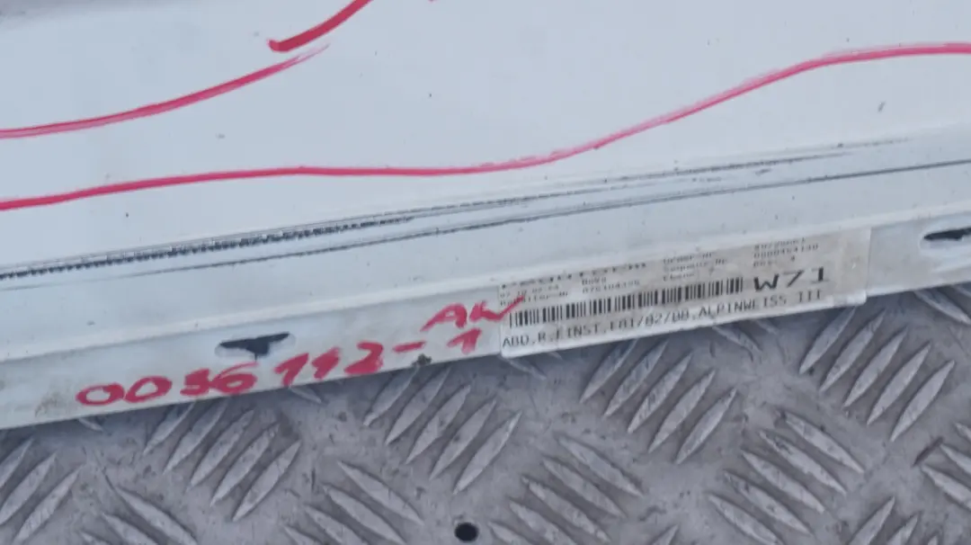 BMW E81 E82 E88 Sill Strip Faldon Lateral Derecho Alpinweiss Blanco - SKU 0036142-AW1 - Número de pieza 0036142