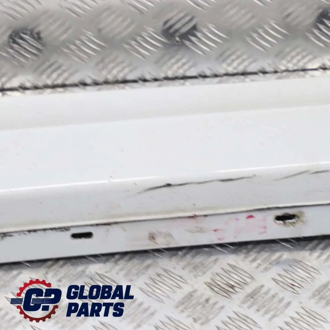 BMW E81 E82 E88 Bas de Porte Couverture Seuil Droite Blanc des Alpes - 300 - SKU 0036142-AW2 - Numéro de pièce 0036142