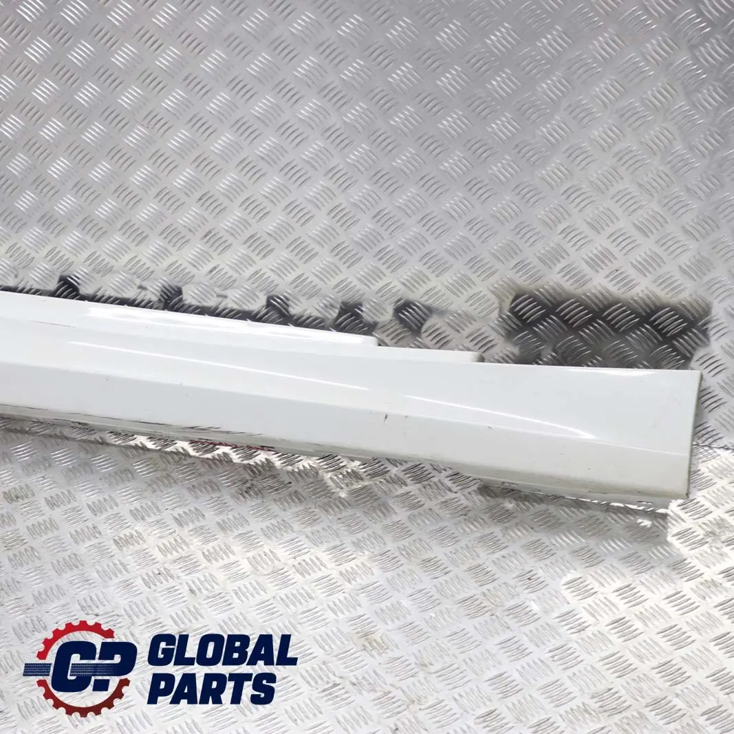 BMW E81 E82 E88 Bas de Porte Couverture Seuil Droite Blanc des Alpes - 300 - SKU 0036142-AW2 - Numéro de pièce 0036142